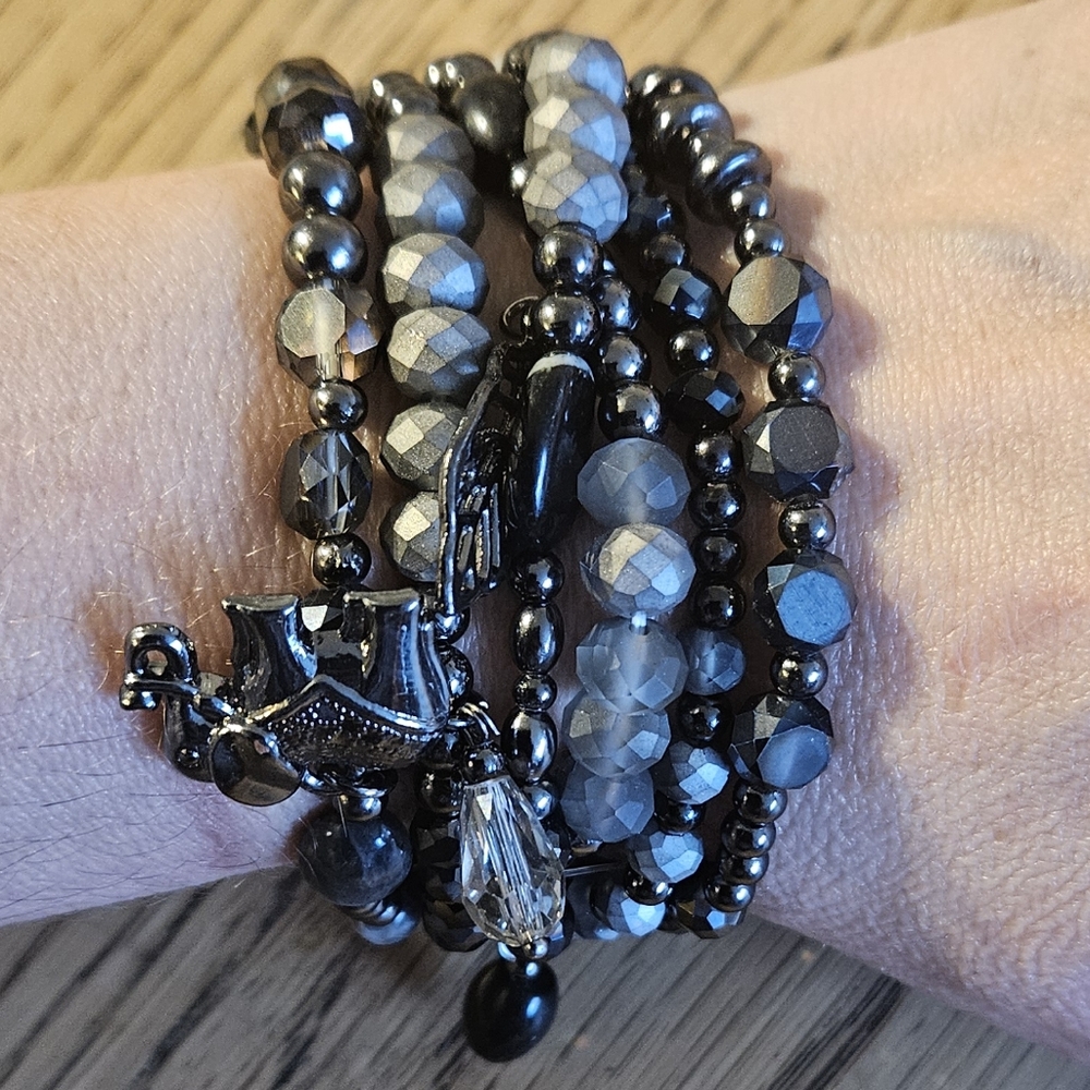 Elegant Black Beaded Bracelet